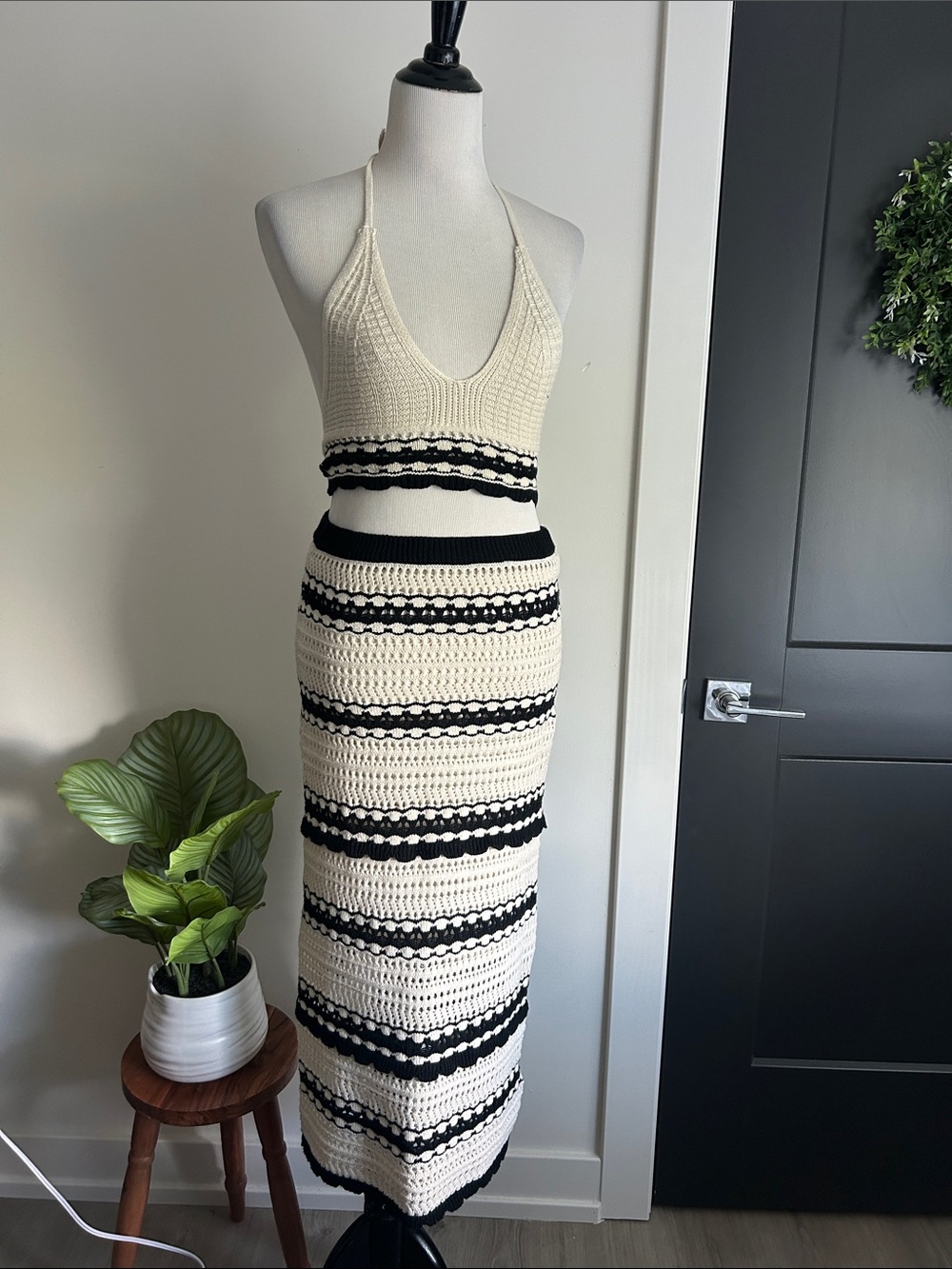 🖤2024 collection S Cream & Black Crochet Halter Maxi skirt set